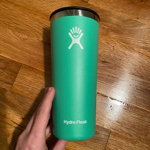 Hydro Flask 22 oz Tumbler with Lid